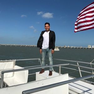 Meet your Posher, Misael